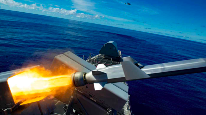 Tàu ven bờ USS Gabrielle Giffords của Mỹ phóng tên lửa trong một cuộc tập trận chung với lực lượng Philippines. (Ảnh: US Navy)