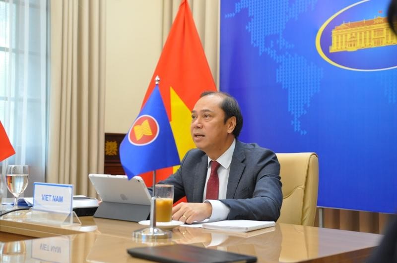 Thứ trưởng Nguyễn Quốc Dũng dự hội nghị. (Ảnh: Mofa)