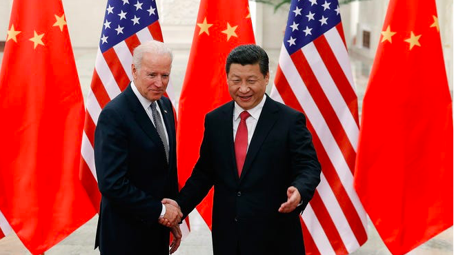 Ông Joe Biden gặp Chủ tịch Trung Quốc Tập Cận Bình năm 2013. (Ảnh: Reuters)