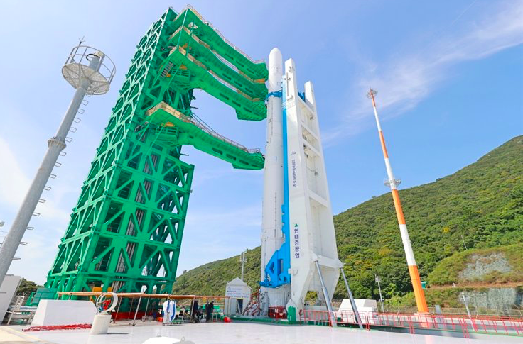 Tên lửa Nuri được đặt tại Trung tâm vũ trụ Naro ở Goheung, tỉnh South Jeolla. (Ảnh: Korea Times)