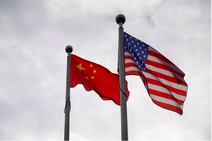 Quốc kỳ của Mỹ và Trung Quốc. (Ảnh: Reuters)