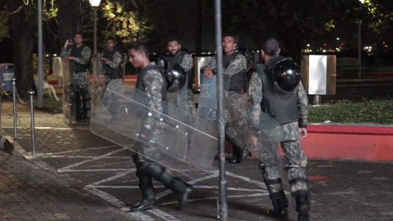 Lực lượng an ninh đã được triển khai tại thủ đô Malé để thực thi tình trạng khẩn cấp. (Ảnh: Al Jazeera)