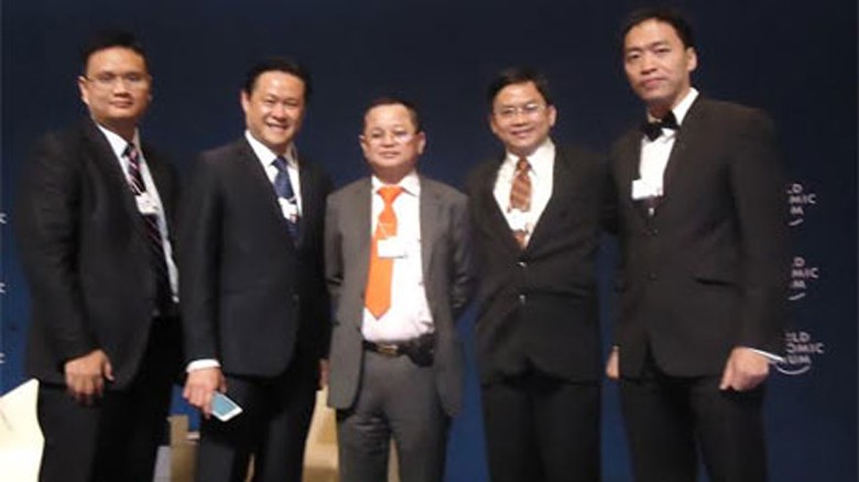 Ông Lê Hồng Minh – Tổng giám đốc VNG (ngoài cùng bên phải) tại Diễn đàn Kinh tế Thế giới.