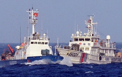 Tàu Trung Quốc hung hãn đâm tàu chấp pháp Việt Nam.