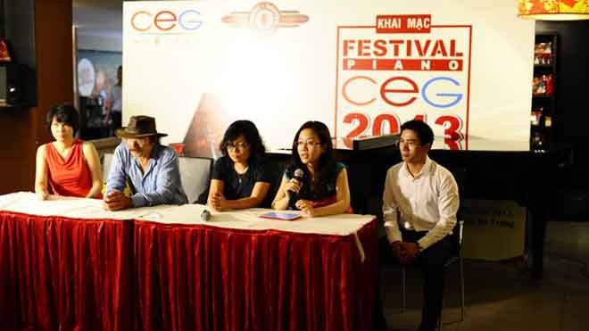 Ban tổ chức và Ban giám khảo Festival Piano CEG 2014.