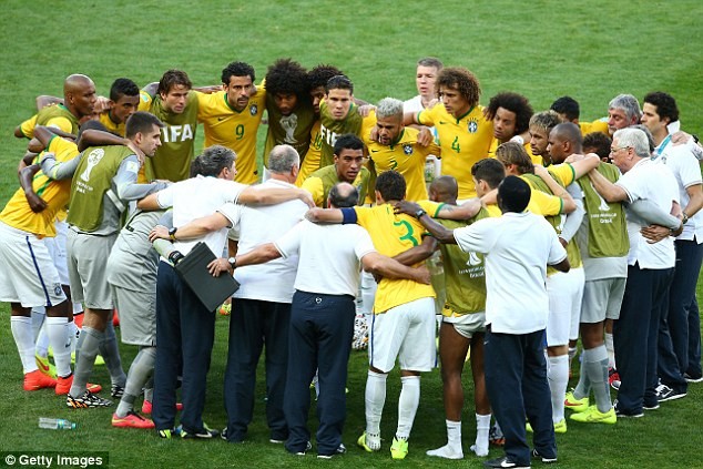 Scolari không hài lòng với màn diễn của các học trò