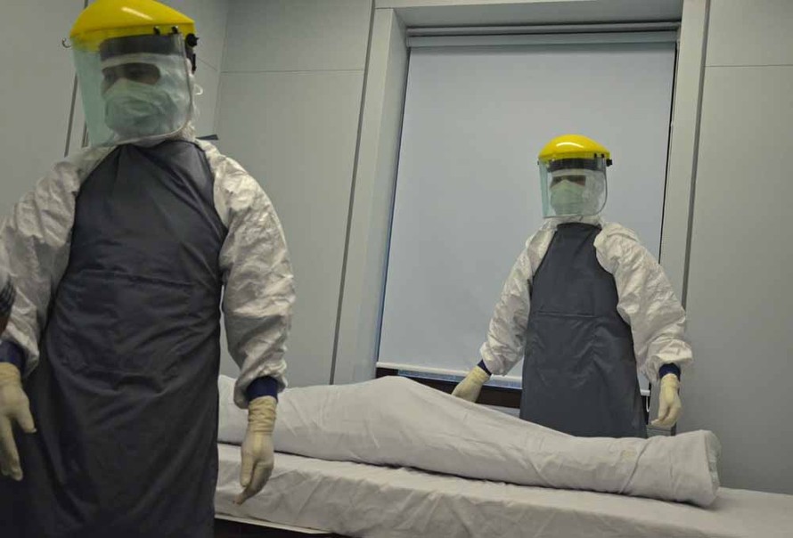 Clip diễn tập cấp cứu bệnh nhân nhiễm Ebola 