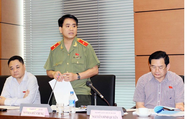 Giám đốc Công an Hà Nội Nguyễn Đức Chung cũng đề nghị giữ nguyên án tử hình tội tham ô tại phiên họp Quốc hội thứ 9 vừa qua.