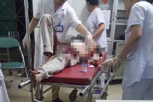 Hai nạn nhân đang được cấp cứu trong tình trạng nguy kịch.
