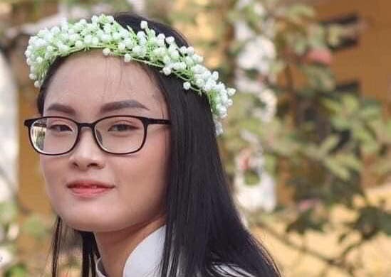Nữ sinh Hiền.