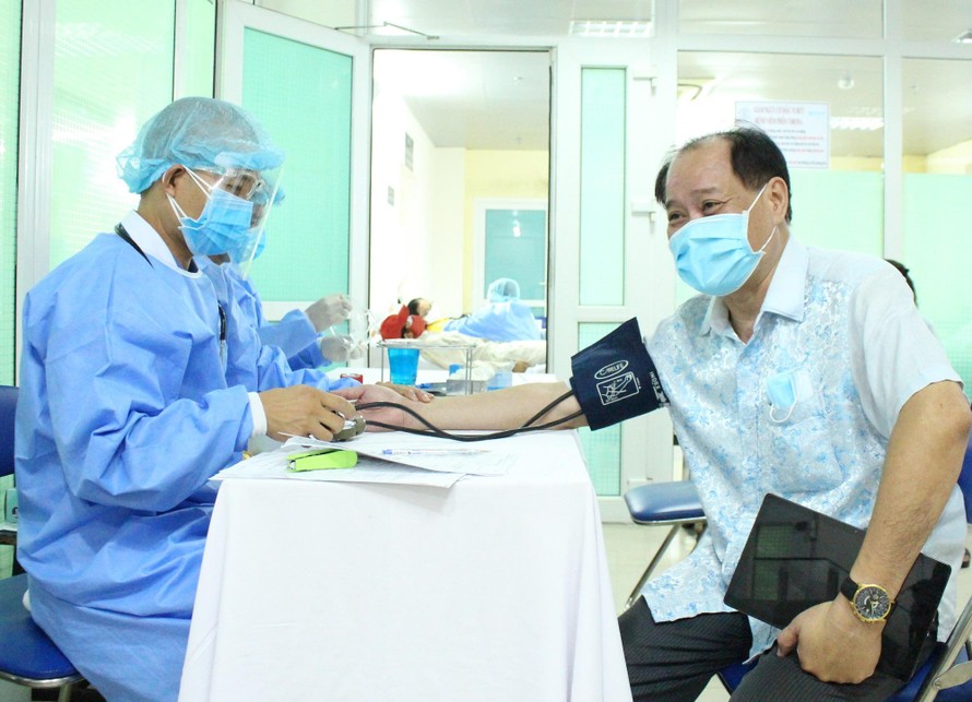 TPHCM: Phương án nào ngăn chặn COVID-19 khi bệnh viện phục hồi công năng?