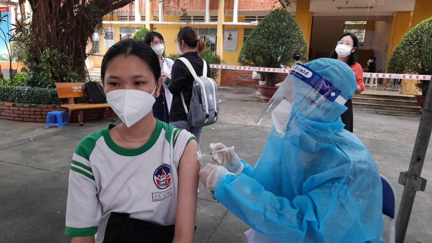 Cận cảnh những mũi tiêm vắc xin COVID-19 đầu tiên cho trẻ em tại Việt Nam