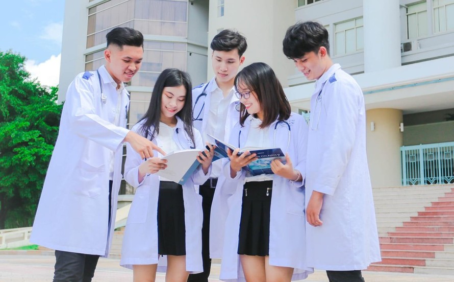 Điểm chuẩn 2 phương thức xét tuyển của khoa Y (ĐHQG TP. HCM)