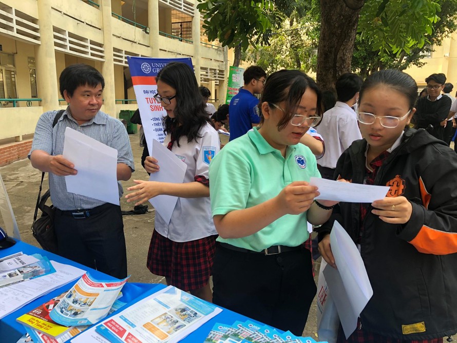 Không trúng tuyển nguyện vọng 1, thí sinh cần làm gì để tìm cơ hội “lấy vé vớt”? 