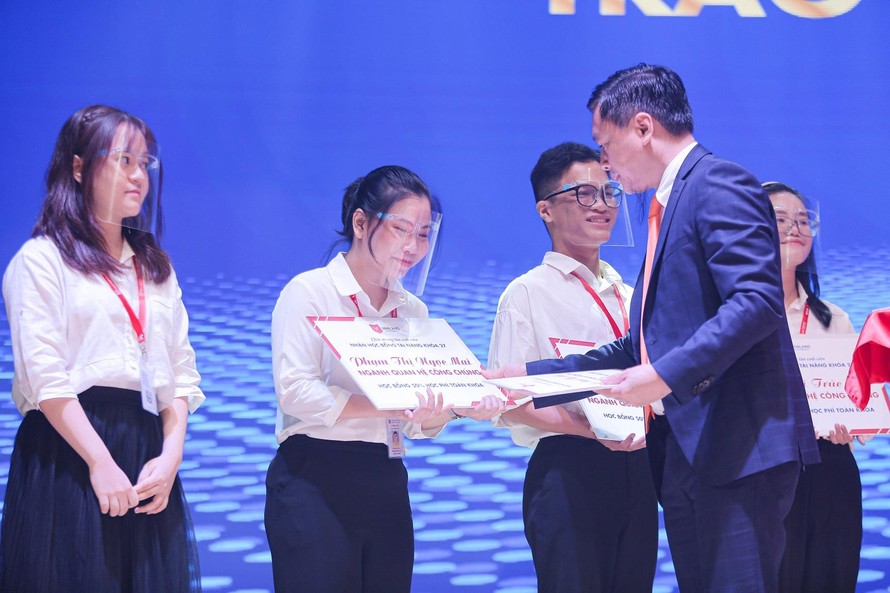 Trường ĐH đầu tiên của Việt Nam đạt chứng nhận 4 sao