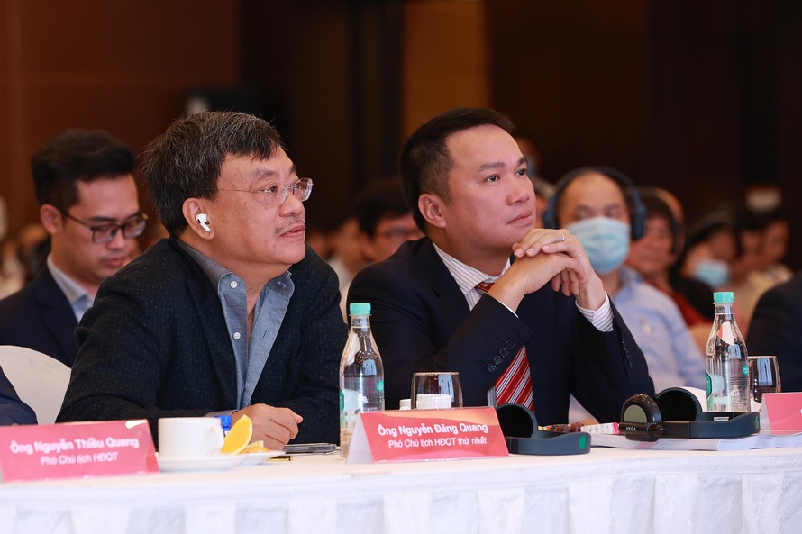 Ông Hồ Hùng Anh - Chủ tịch HĐQT Techcombank và ông Nguyễn Đăng Quang - Phó Chủ tịch HĐQT thứ nhất ngân hàng tại ĐHCĐ ngày 24/4