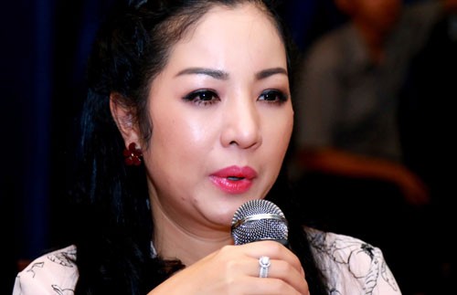 Ngoài Thúy Nga thì chồng ca sĩ Thu Phương cũng tham dự buổi luận tội của Minh Béo.