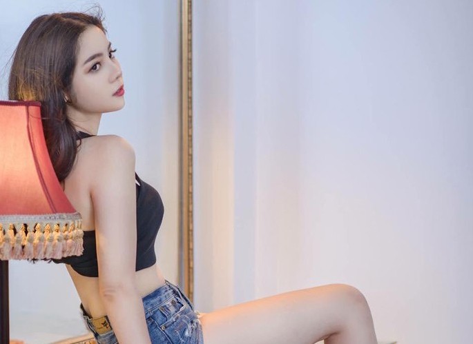 Hotgirl 'Đại Gia Chân Đất' Tiết Lộ Bị Gạ Đi Khách Giá Rẻ Mạt Như Mớ Rau