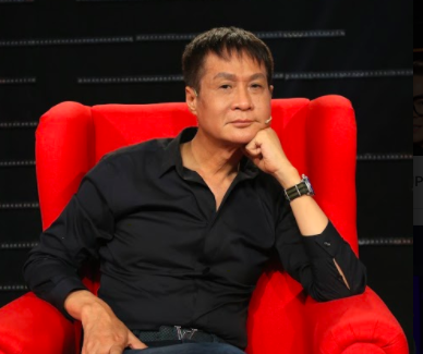 Đạo diễn Lê Hoàng.