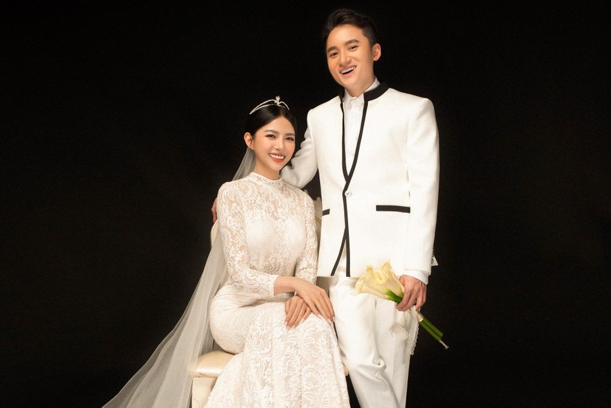 Phan Mạnh Quỳnh mạnh tay chi gần nửa tỷ mua váy cưới cho Khánh Vy