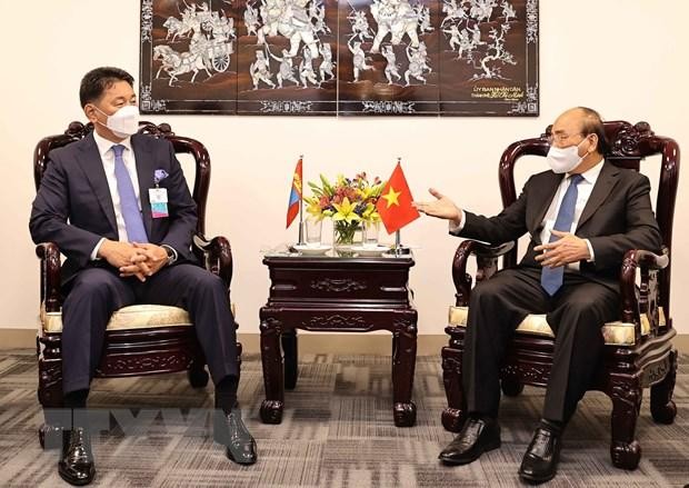 Chủ tịch nước Nguyễn Xuân Phúc tiếp Tổng thống Mông Cổ Ukhnaa Khurelsukh. (Ảnh: Thống Nhất/TTXVN)
