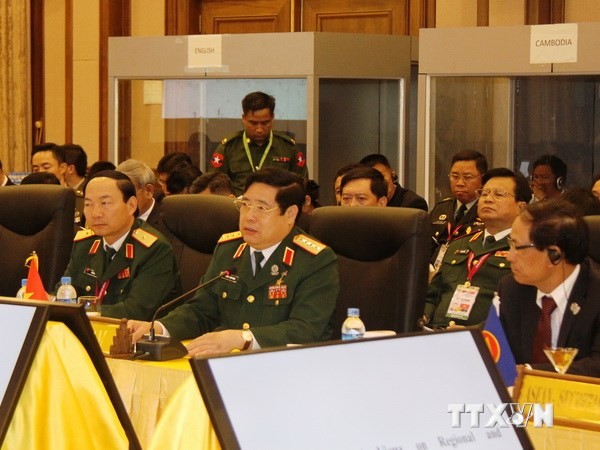 Bộ trưởng Quốc phòng Phùng Quang Thanh phát biểu tại Hội nghị. (Ảnh: Bảo Trung/TTXVN)