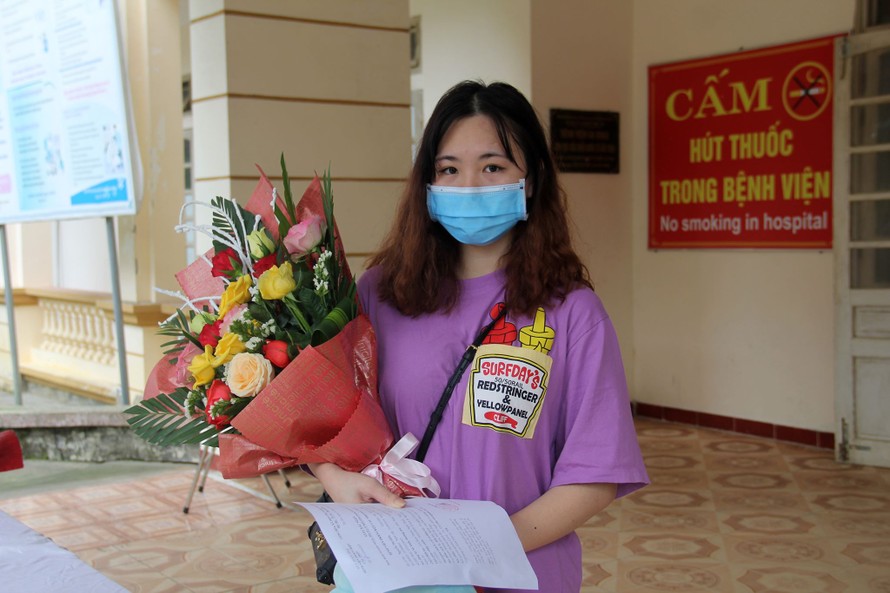 Cô gái 17 tuổi mắc COVID-19 ở Hà Tĩnh đã được xuất viện