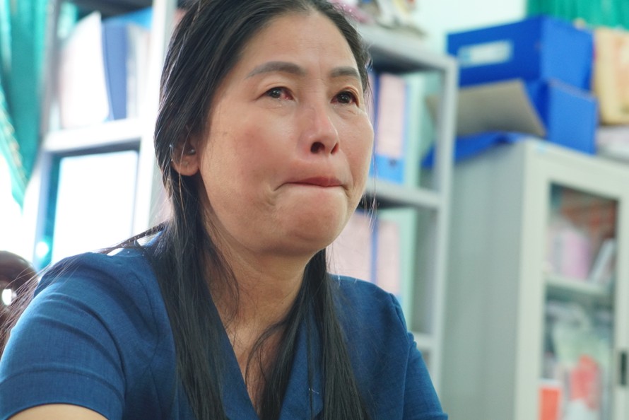Những nữ giáo viên trắng đêm chống lũ: Chỉ mong bình yên bên tiếng cười của trẻ