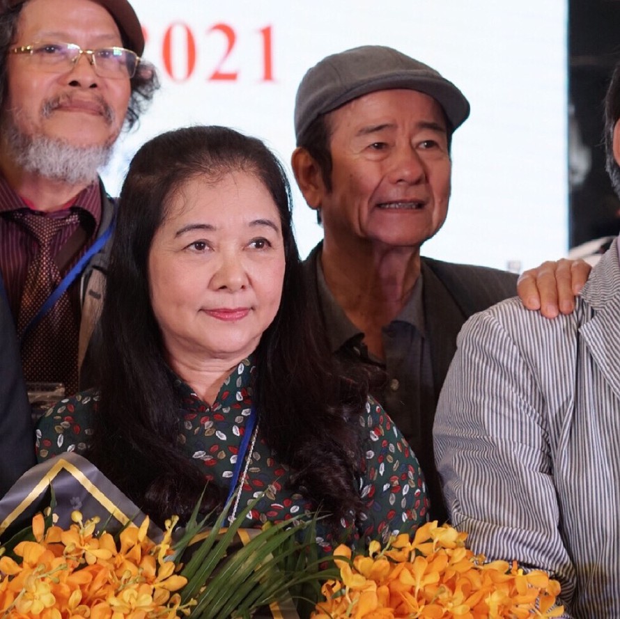 Ni cô Huyền Trang trúng Phó Chủ tịch Hội Liên hiệp Văn học nghệ thuật Hà Nội. Ảnh: Nguyên Khánh