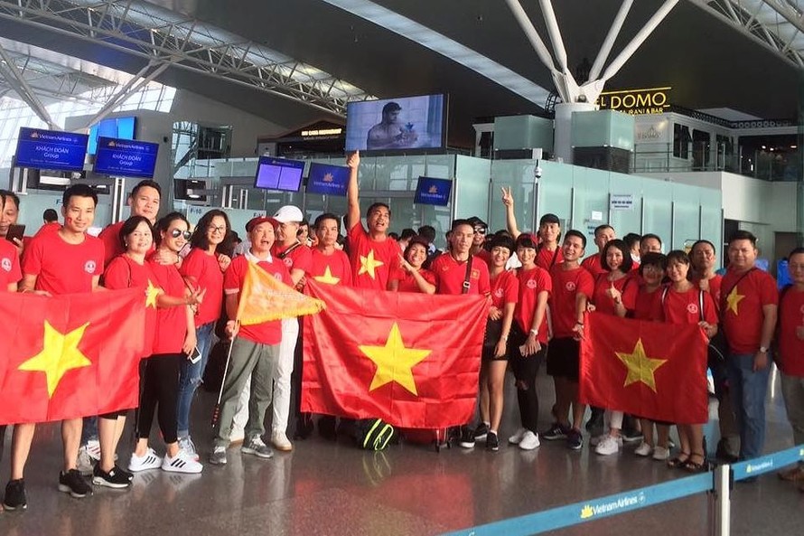 CĐV Việt Nam sang Indonesia cổ vũ cho Olympic Việt Nam