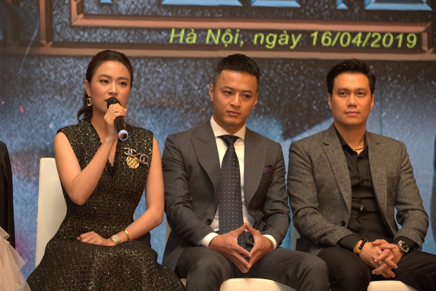 Hoàng Thùy Linh bị "khớp" ngay cảnh đầu tiên đóng tình cảm với Hồng Đăng