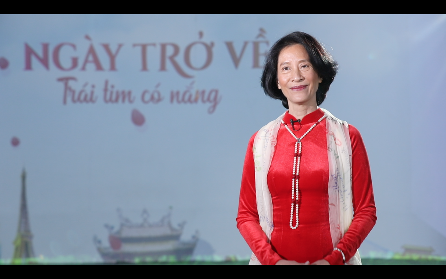Nhà văn Việt kiều Pháp Hồng Vân chiến thắng dịch COVID-19
