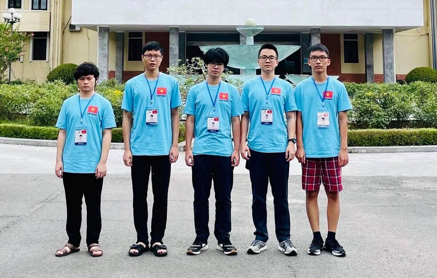 5 học sinh Việt Nam tham dự Olympic Vật lí Quốc tế 2021.