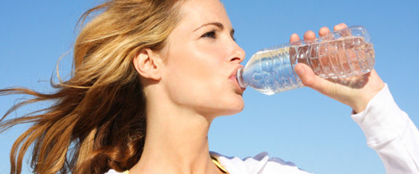 Lợi ích ‘vàng’ của việc uống nước lọc buổi sáng
