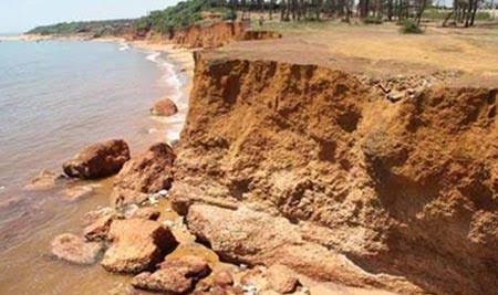 Bờ biển Việt Nam đang bị xói mòn