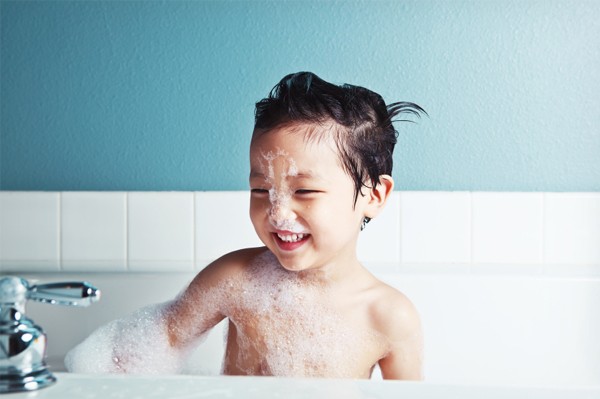 Cảnh báo những tai nạn phòng tắm dễ xảy ra với trẻ nhỏ