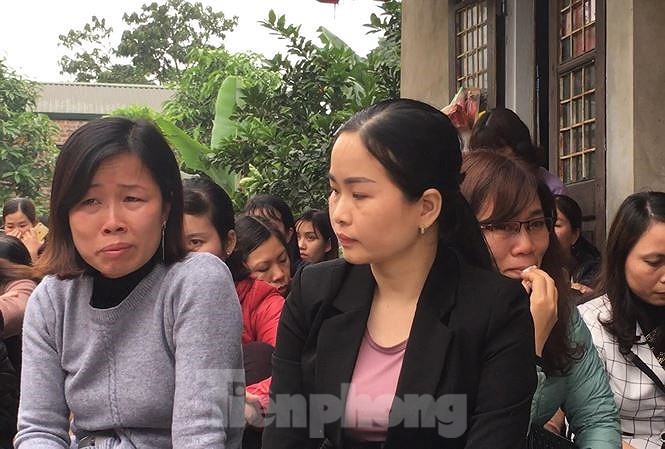 Hàng nghìn giáo viên lâu năm ở Hà Nội lo lắng trước nguy cơ mất việc 