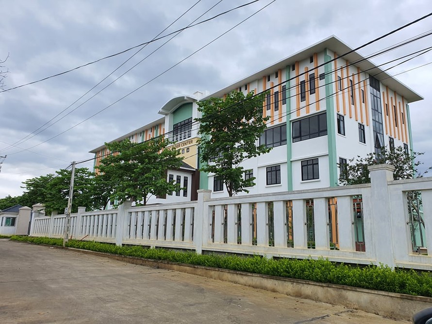 Công trình quy mô 4 tầng với tổng diện tích hơn 2.000 m2 trên đất nông trường chè Long Phú.