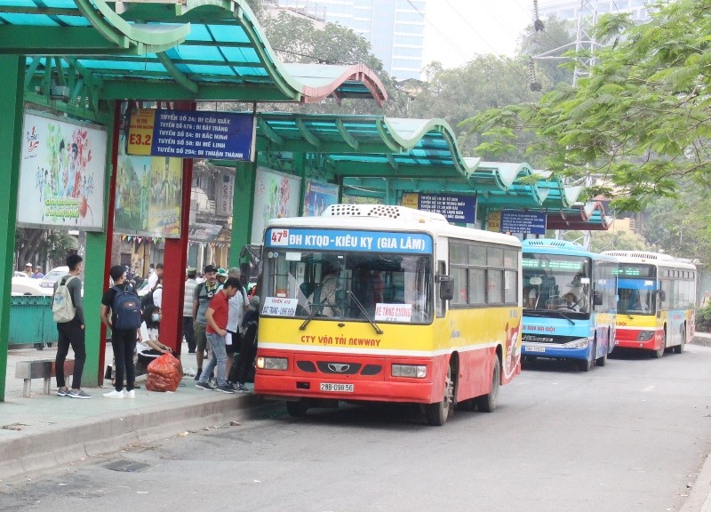 Toàn bộ xe buýt trên địa bàn thành phố Hà Nội dừng hoạt động từ nay đến ngày 15/4. Ảnh: T.Đảng
