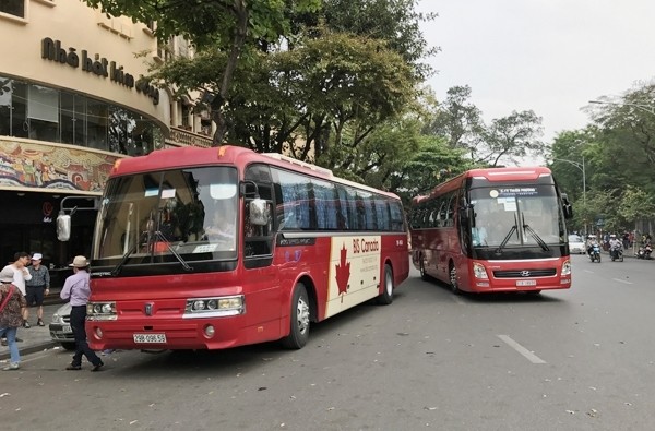 Từ 20/10, cấm xe du lịch từ 35 chỗ hoạt động trong giờ cao điểm trong nội đô Hà Nội.