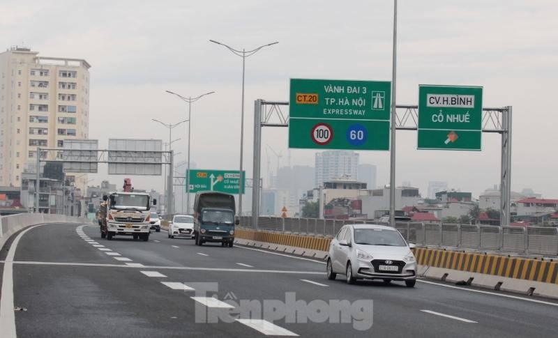 Dỡ lệnh cấm xe trên đường Vành đai 3 trên cao