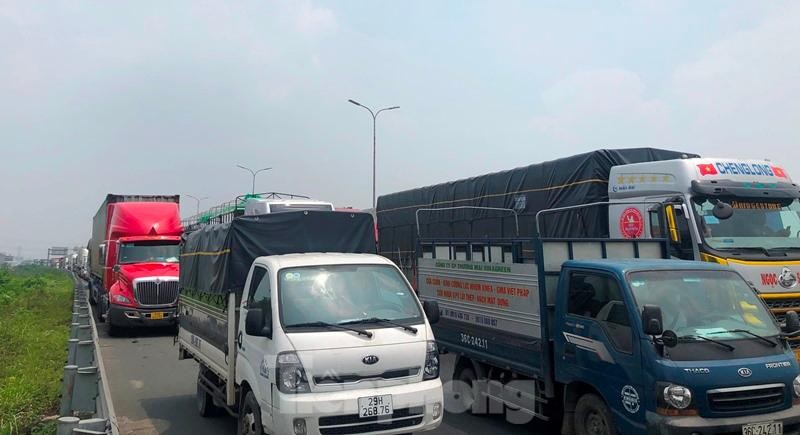 Sở GTVT Hà Nội yêu cầu bố trí lái xe dự phòng cho xe chở hàng hóa. Ảnh: Anh Trọng