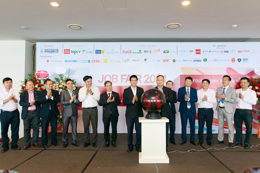 Khoa Quốc tế (ĐHQG Hà Nội) chính thức phát động 2 chương trình đào tạo mới: Tự động hóa - Tin học và Ngôn ngữ Anh (chuyên sâu Kinh doanh – Công nghệ thông tin)
