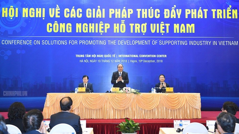 Phó Thủ tướng Trịnh Đình Dũng phát biểu tại hội nghị (ảnh Q.H)
