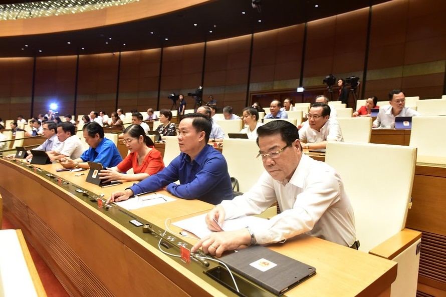 Quốc hội biểu quyết thông qua Luật sửa đổi, bổ sung một số điều của Luật Xây dựng (ảnh Nhật Minh)