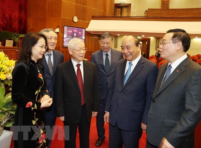 Tổng Bí thư, Chủ tịch nước Nguyễn Phú Trọng và các đại biểu tại Hội nghị T.Ư 2. Ảnh TTXVN