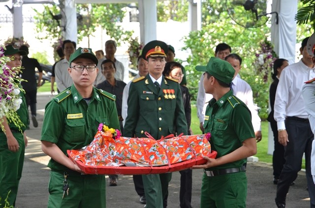 Di quan linh cữu cố Thủ tướng Phan Văn Khải về Hội trường Thống nhất