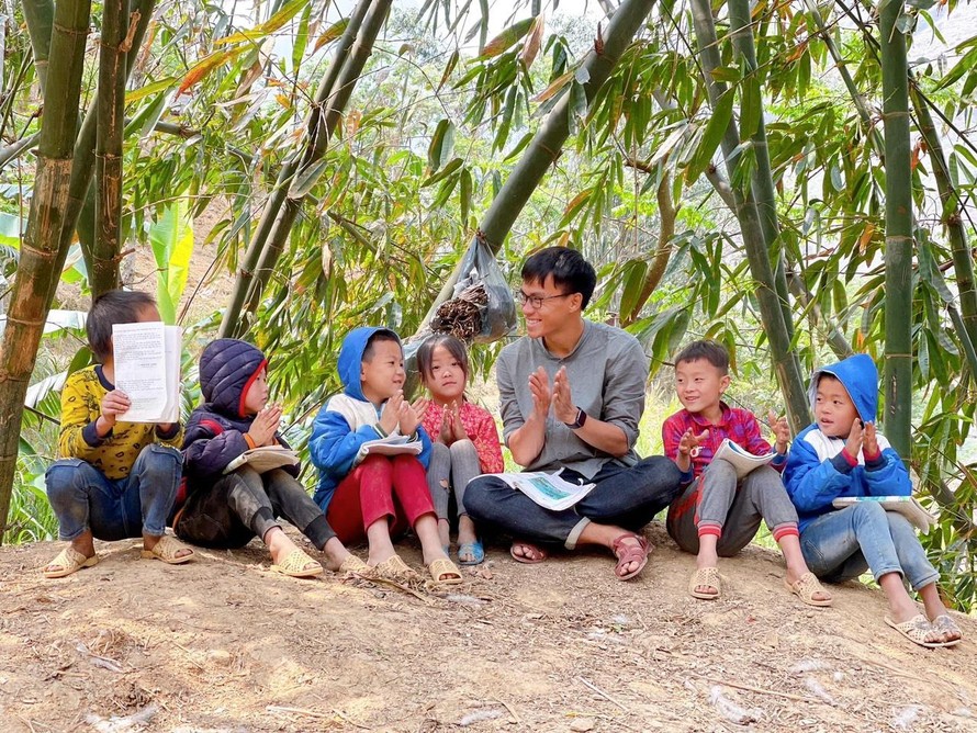 Chàng trai Quảng Nam mang nụ cười đến trẻ em vùng cao