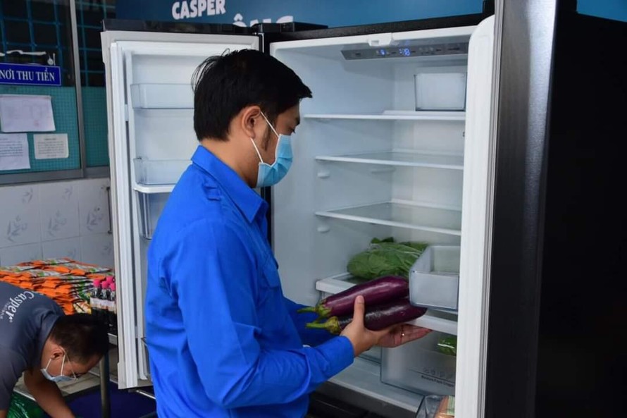 TP. HCM: “Tủ lạnh cộng đồng” hỗ trợ người dân bị ảnh hưởng của dịch COVID-19