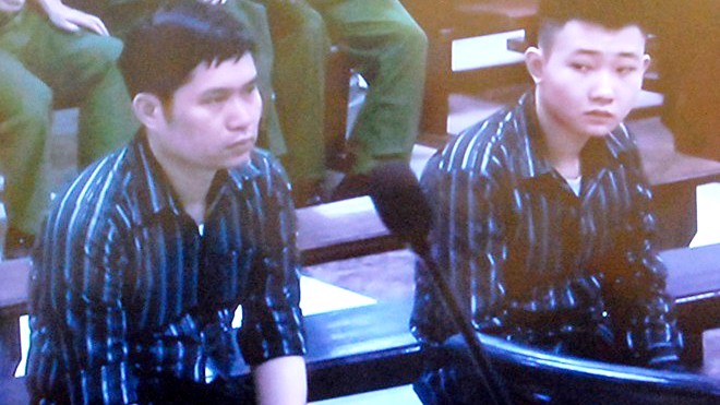 Hai bị cáo Tường, Khánh tại phiên tòa sơ thẩm